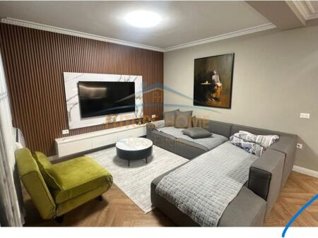 In vendita, Appartamento 2+1, Via Elbasan, Tirana.