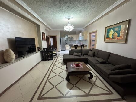 Jepet apartament me qera 2+1+2