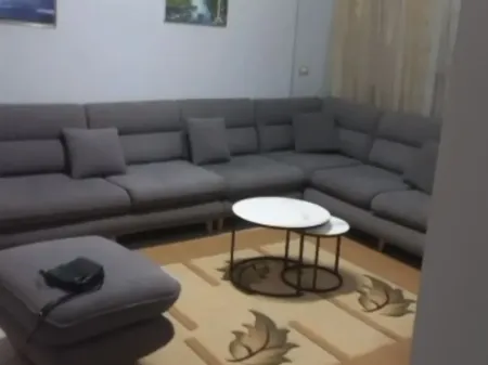 Jepet me qera apartament 1+1  40.000 € Fresku