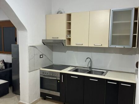 Affitto | Casa privata 1 + 1 | Ali Demi | 300 €/mese