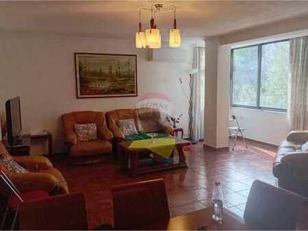 Shitet Apartament 2+1 te Zogu i Zi Shitet apartament 2+1 me siperfaq