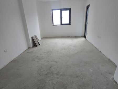 Appartamento ex Nshrak in vendita