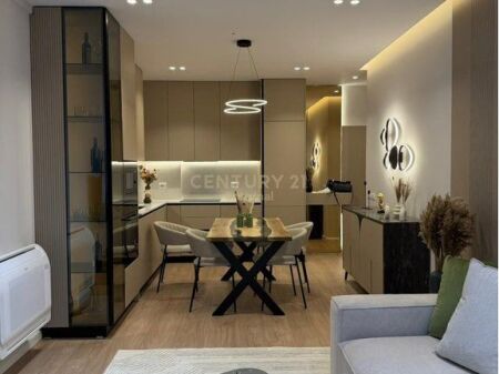 Apartament luksoz 2+1+2 me qira tek Golden Tower, Mine Peza