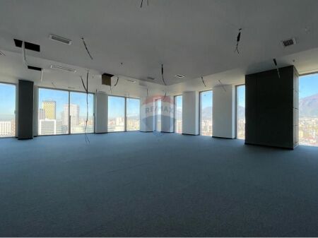 Ufficio - In Vendita - Via Elbasan, Tirana