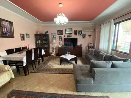 Apartament per shitje 3+1+2+2 tek Tregu Elektrik