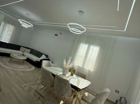 Vilë 3+1+2 Me Qira në Fresku, Tiranë