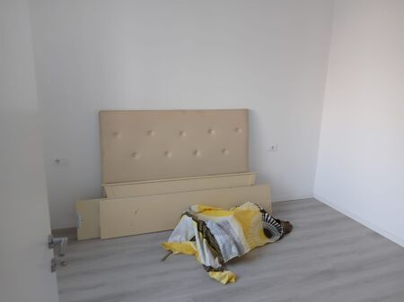 Jepet me qira 1+1+,Laprakë