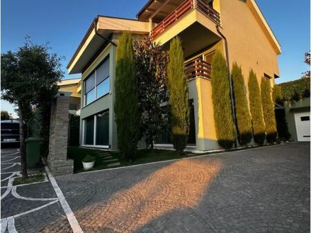 VENDIAMO VILLA DI LUSSO A LONG HILL RESIDENCE 1.600.000 €