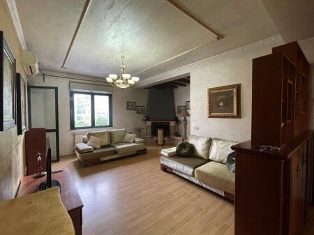 APARTAMENT 3+1+2 PER QIRA TEK ZOGU I ZI! 1,200 € /Muaj