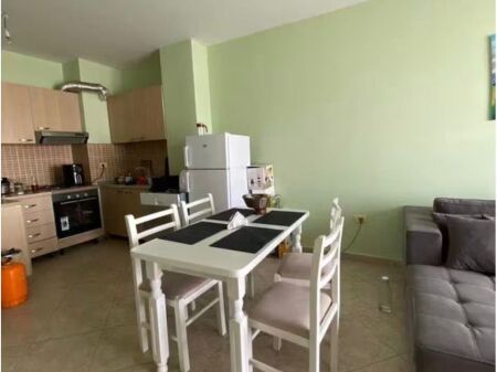 Appartamento 1+1, Ali Dem!