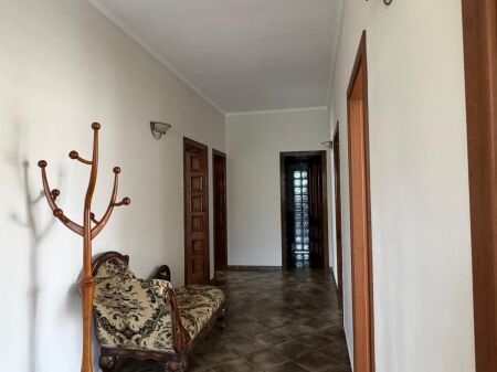 Jepte me qera nje dhome teke per vajza prane FAKULTETIT TE MJEKESISE DHE INFERMERISE