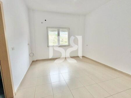 Jepet me qira 2+1+1 BOSH LIQENI PRANE RADISONIT 450€