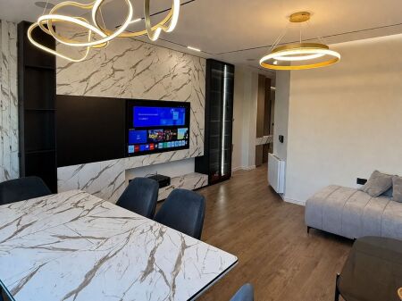 🏠Jepet Apartament Luksoz 2+1 me Qira te Liqeni i Tiranës!