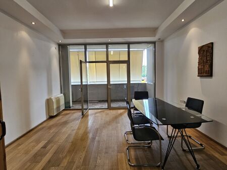 Zyre me Qera ne Bllok (ID BZ2664) Tirane.