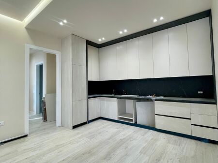 Apartament 2+1 Me Qera te Kompleksi Delijorgji!