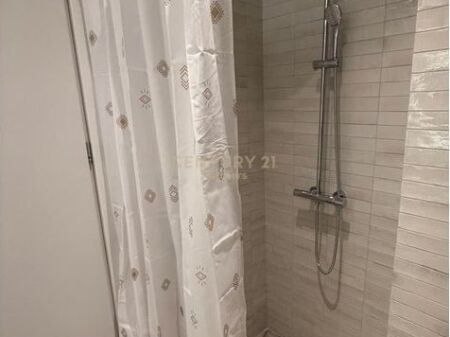 JEPET ME QIRA GARSONIERE TEK SHKOLLA MIHAL GRAMENO