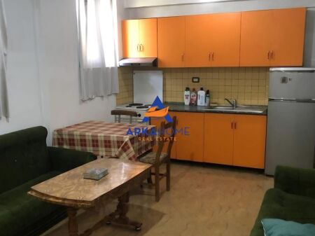 JEPET APARTAMENT ME QERA 1+1 "AFER SHKOLLES BAJRAM CURRI" 35000 LEKE