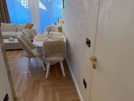 Shitet Apartament 2+1+2 lluksoz Liqeni i thate