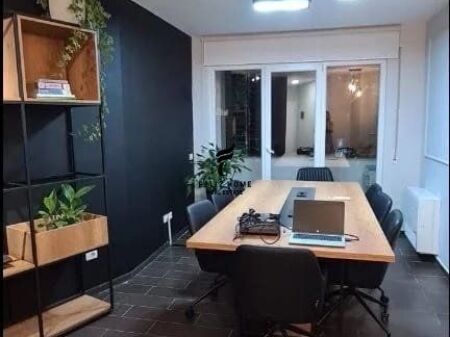 OFFICE FOR RENT 95 M2 KOSOVAREVE STREET 850 EURO FH-66410