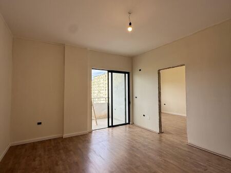 🏠Appartamento 1+1+balcone in vendita 📍Astir, vicino al Complesso Fratari, Prezzo: 8.800.000 Leke