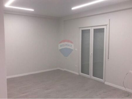 Edificio - In Affitto - Kodra e Priftit, Tirana