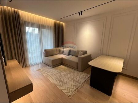 Apartament - Për Qira - Komuna e Parisit,