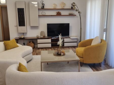 EKSKLUZIVE- Vilë 2-Katëshe për Shitje në Yrshek! 290,000 € Sip. Totale  374m2