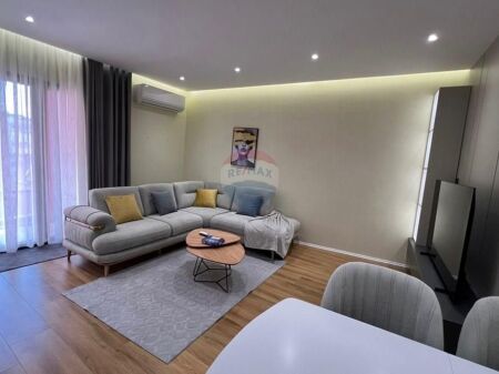 APARTAMENT 1+1 PER SHITJE TEK GALERIA ROMA!