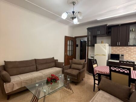 Appartamento 2+1, Astir!