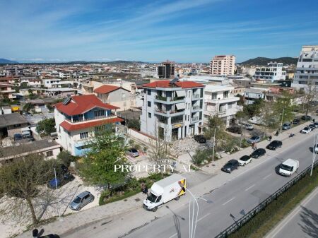 Objekt për Shitje në Rr. Gjergj Kastrioti, Vlorë – Mundësi Ideale Investimi & Biznesi