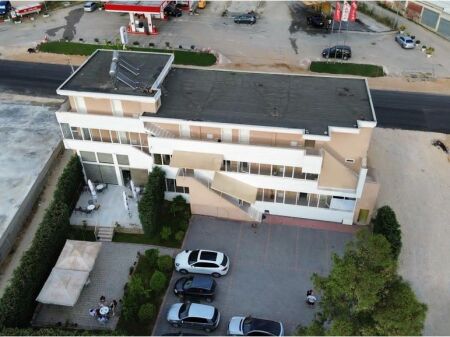 JEPET AMBJENT BIZNESI PER QIRA NE RRUGEN TIRANE-NDROQ