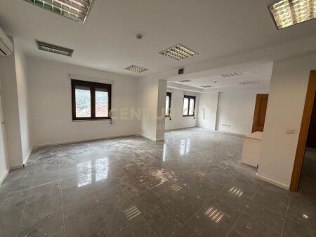 AMBIENTE COMMERCIALE/UFFICIO IN AFFITTO, VIA ELBASAN, TIRANA!