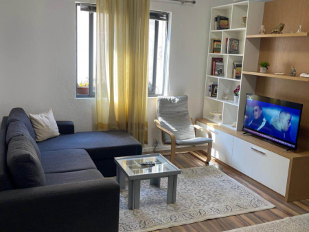 Shitet Garsoniere , Ish Parku 100.000€(konvertohet 1+1)