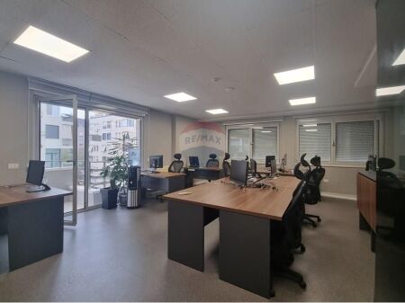 ZYRE PER QIRA TE LIBRI UNIVERSITAR!