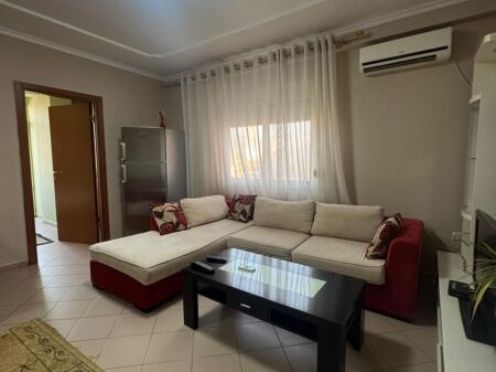 🏠JEPET ME QIRA Apartament 1+1 📍Rruga e Bogdaneve  🏢Kati i 5, me ashensor 📐Sip: 62m2 💶Cmimi: 55.000 Leke/Muaj