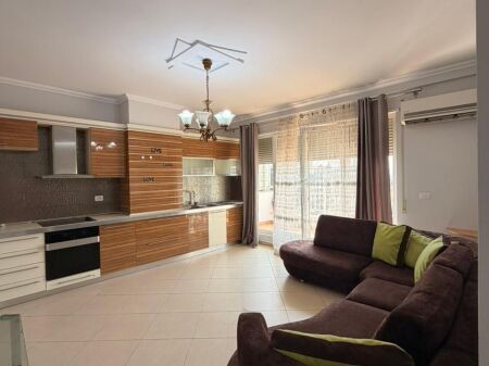 Shitet Apartament 2+1+depo Kompleksi Gener 2.  235,000 €