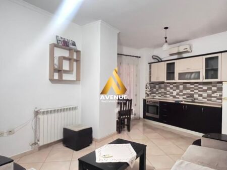Jepet me qira apartament 1+1 pranë UET, Rr. “Xhanfize Keko”, Tiranë