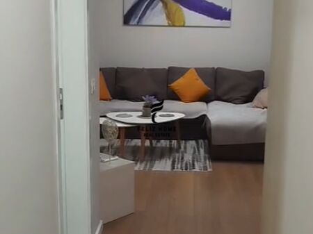 APARTAMENT ME QERA 2+1+2 ISH STACIONI TRENIT 70.000 LEKE FH-66616