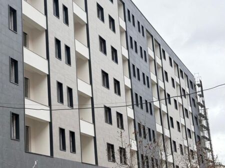 Paskuqan, vendiamo appartamento 1+1 in posizione strategica 105.000 € Sup. Totale 70m2