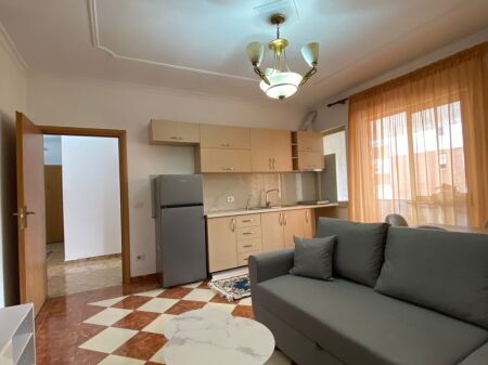 APARTAMENT 2+1 ME QIRA TE KRISTALI