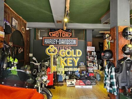 Ambjent Biznesi me Qer Kali Troies -Plazh