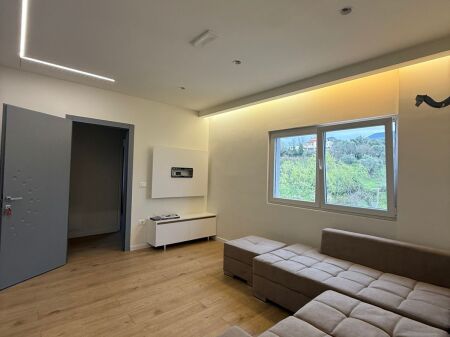 Apartament 1+1, Babrru!