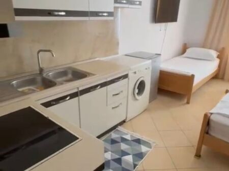 Monolocale in affitto, 5 Maji