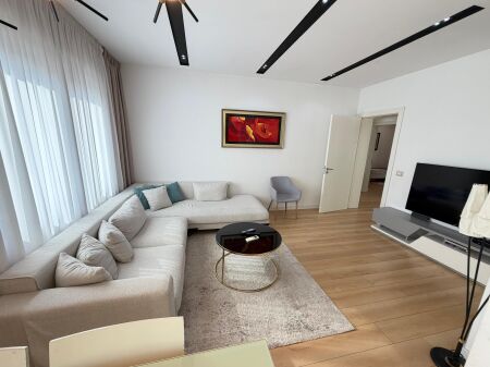 🏡 Shitet Apartament 3+1+2 me 2 ballkone 📍 Qendër Tiranë, Mine Peza (Kafe Flora)  📐 104 m² neto në hipotekë 🏢 Kati 5 (i fundit, pa ashensor) 🛁 2 tualete 🌇 2 ballkone ☀️ Orientim perëndim  📍 Lokacion premium, në zemër të Tiranës 💳 Mundësi blerje me kredi  💶 Çmimi: 245,000€   