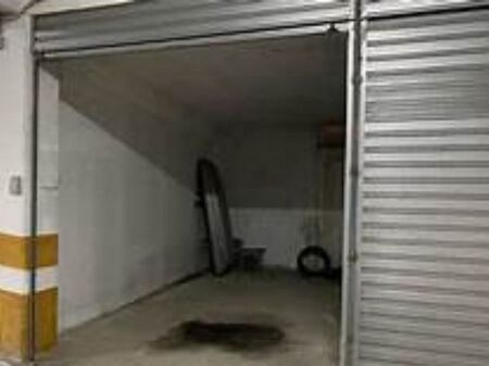 🏢 Magazzino + posto auto in vendita al Condor Center