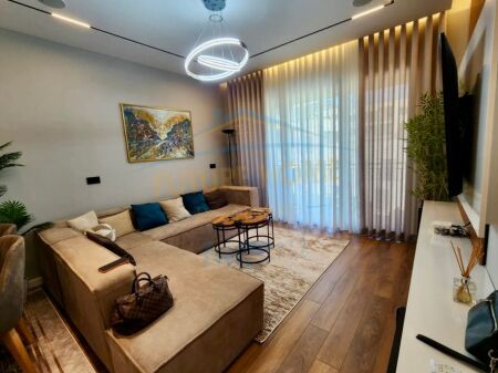 Affitto, Appartamento 2+1+2 Posti Auto, Lago Asciutto, Tirana