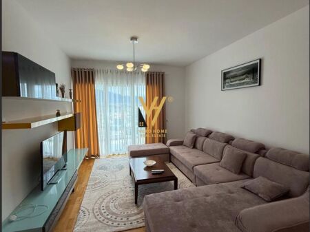 JEPET APARTAMENT 2+1+2+BLK ME QERA TE KOPSHTI BOTANIK 1.000 EURO