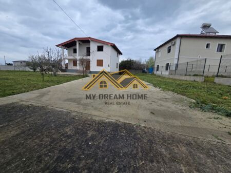 Shitet Shtepi 2 Kateshe ne Qerret