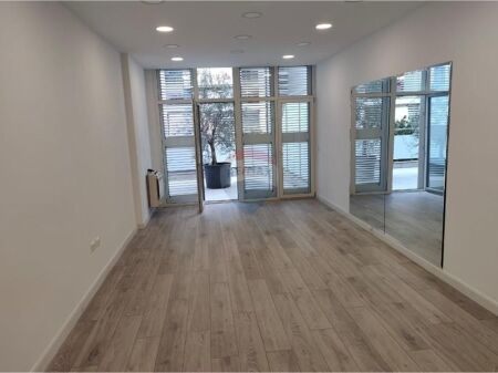 Zyrë - Për Qira - Rruga Tish Dahia, Tiranë