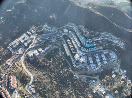 Apartament 2+1+2 + 98m2 verandë për shitje tek Residenca Kodra e Diellit 2!